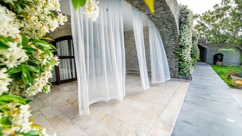 almina garden boutique