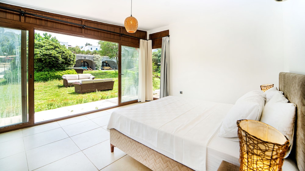 almina garden boutique