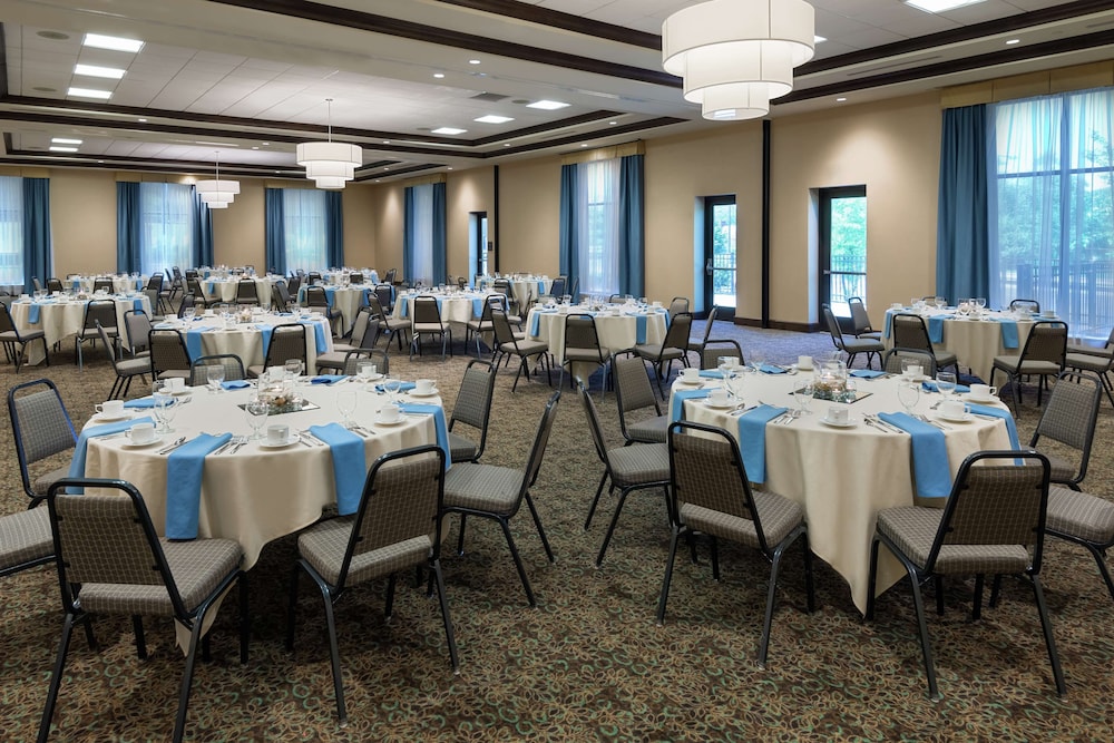hilton garden inn akron