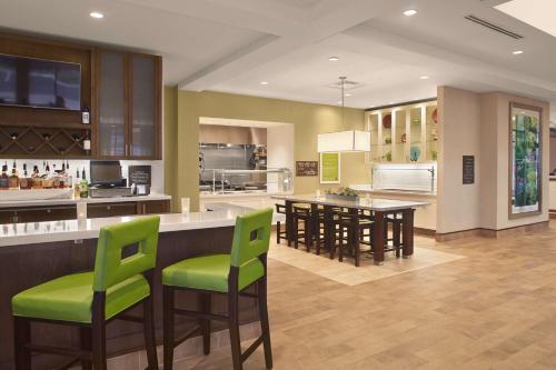 hilton garden inn akron