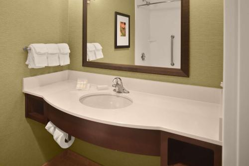 hilton garden inn akron