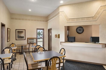 Super 8 By Wyndham Carbondale,Herrin>>Carbondale,2 star