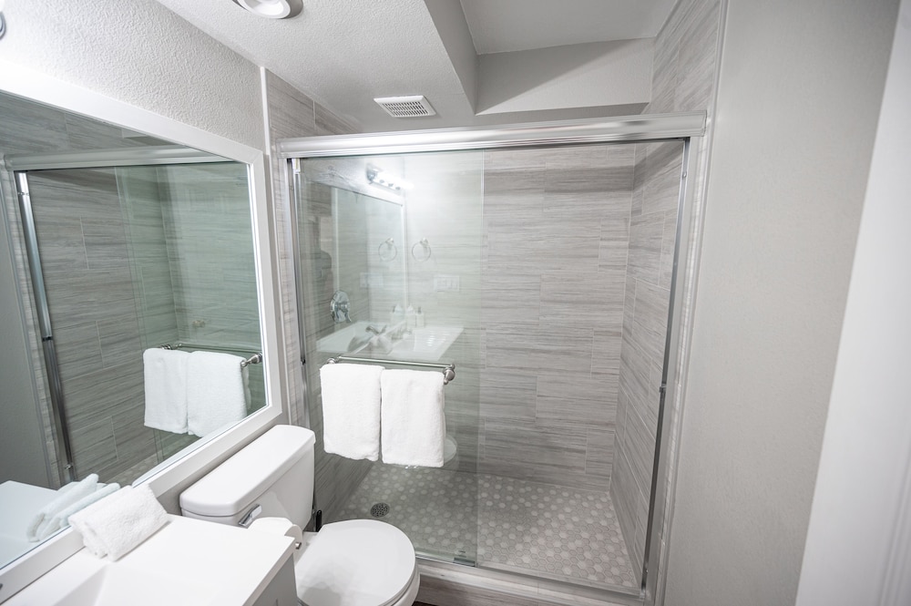 stay together on the strip 3 bed condo