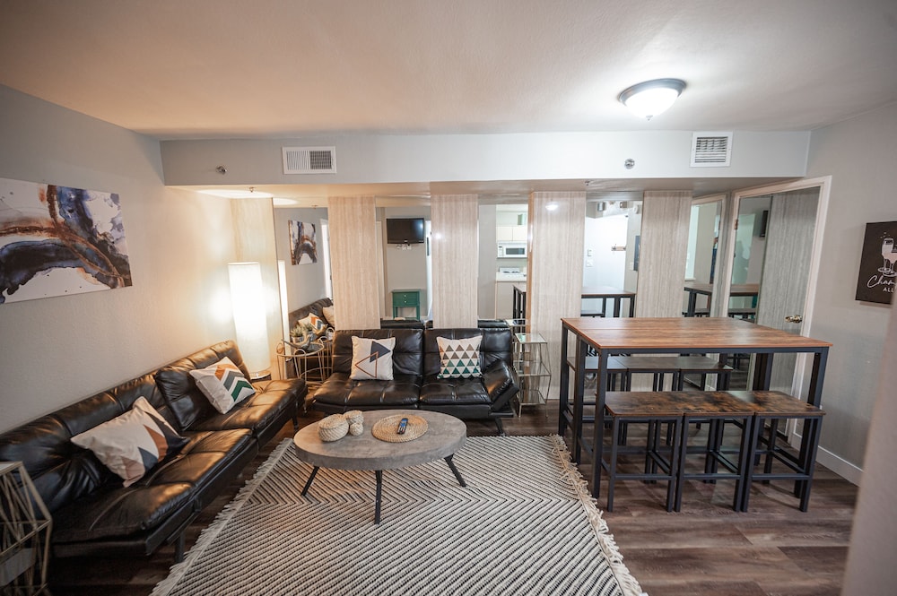 stay together on the strip 3 bed condo