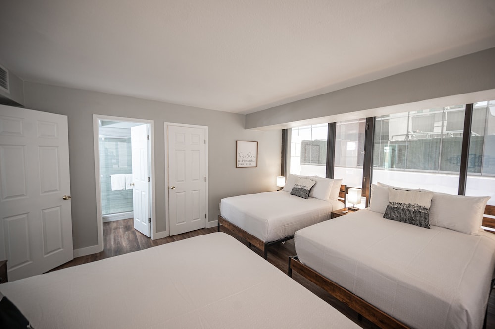 stay together on the strip 3 bed condo