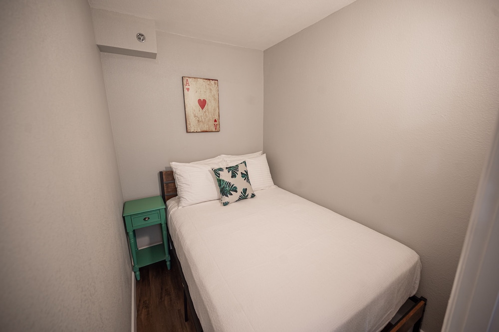 stay together on the strip 3 bed condo