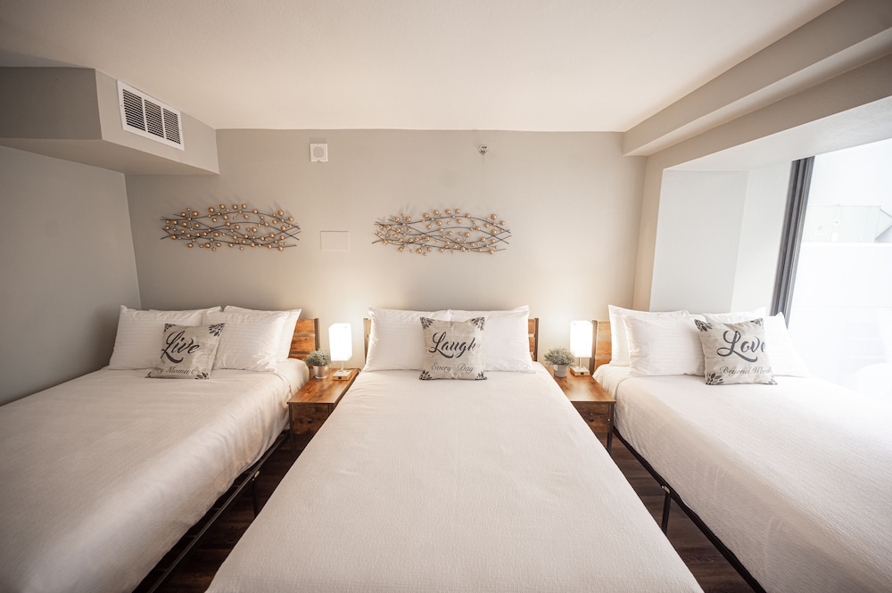 stay together on the strip 3 bed condo