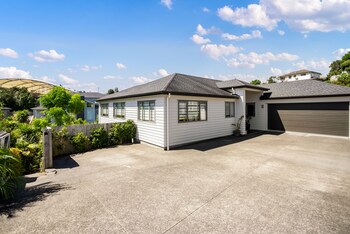 the perfect spacious 2br getaway netflix