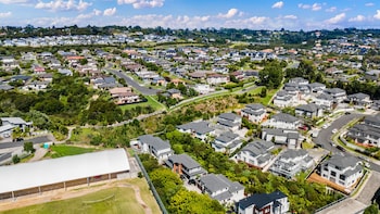 the perfect spacious 2br getaway netflix