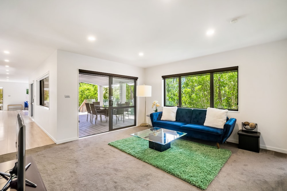 the perfect spacious 2br getaway netflix