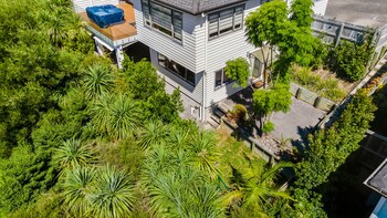 the perfect spacious 2br getaway netflix