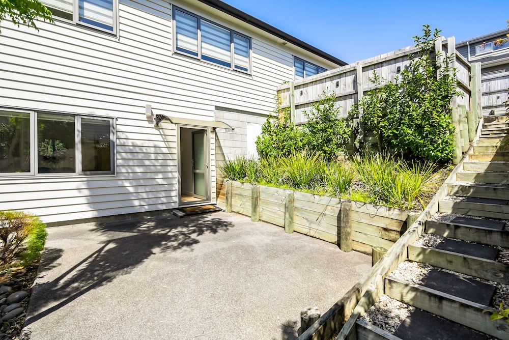 the perfect spacious 2br getaway netflix