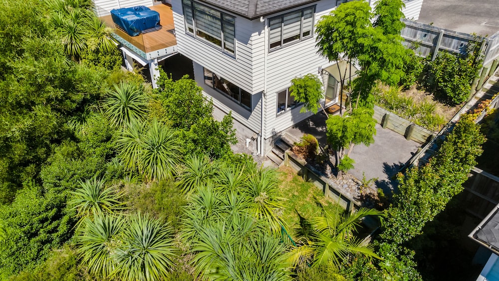 the perfect spacious 2br getaway netflix