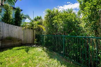 the perfect spacious 2br getaway netflix