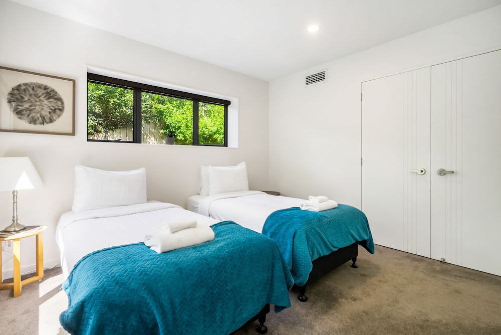 the perfect spacious 2br getaway netflix