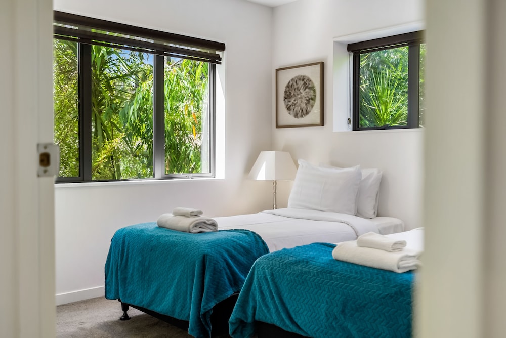 the perfect spacious 2br getaway netflix