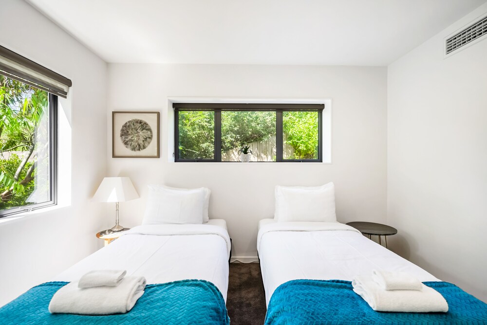 the perfect spacious 2br getaway netflix