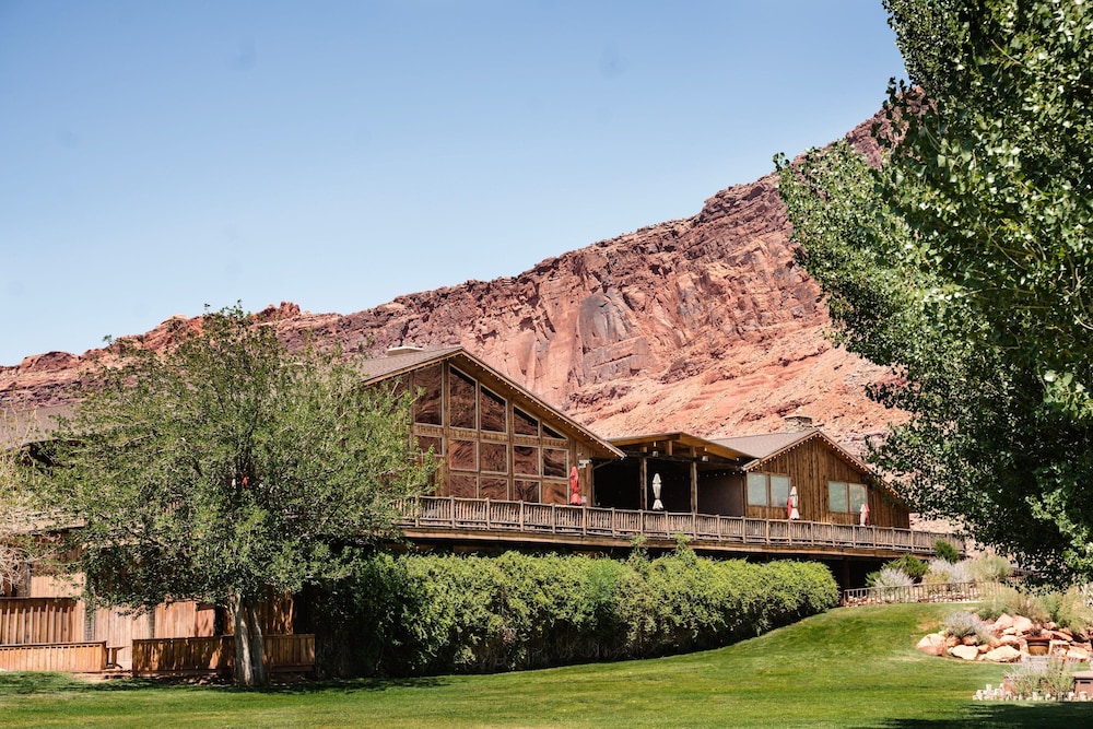 red cliffs lodge moab
