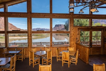 red cliffs lodge moab