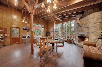 kit carson lodge