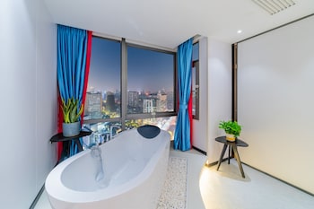 cloudy international apartment