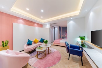 cloudy international apartment