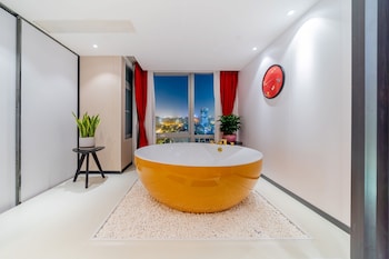 cloudy international apartment