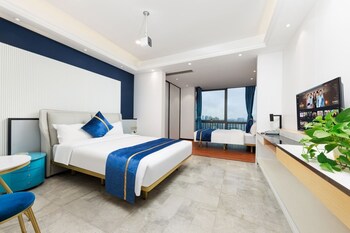 cloudy international apartment