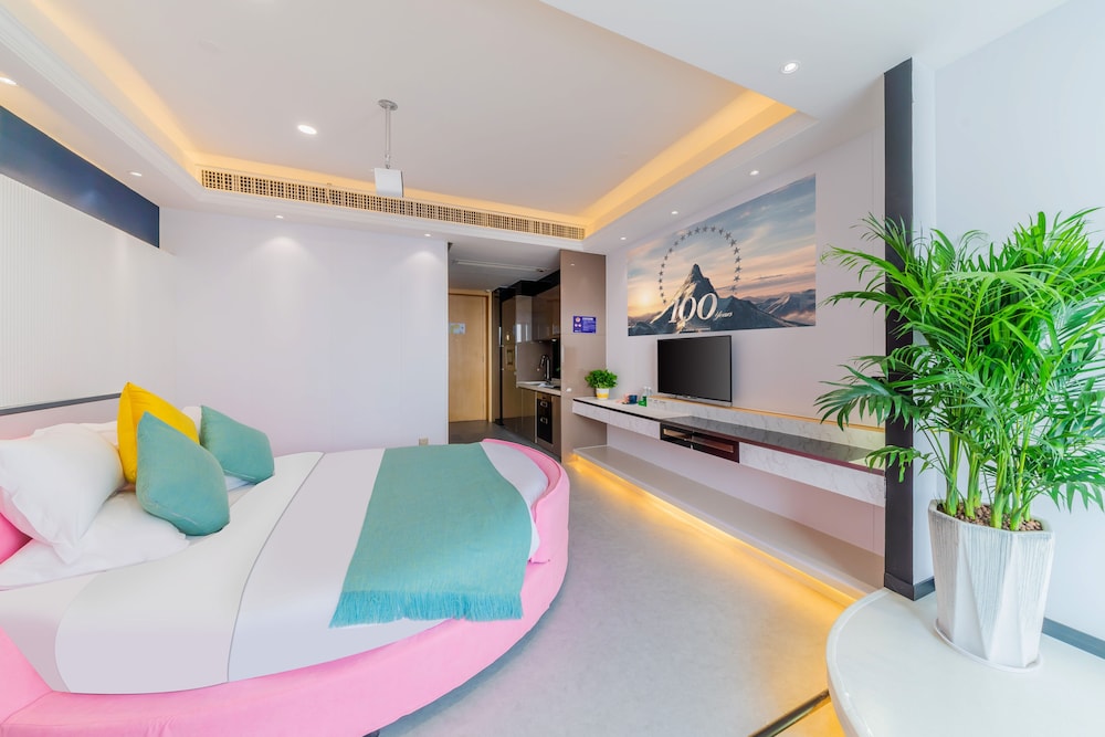 cloudy international apartment