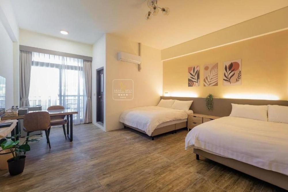 dragonfly travel photography