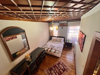 tarihi sari konak