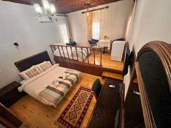 tarihi sari konak