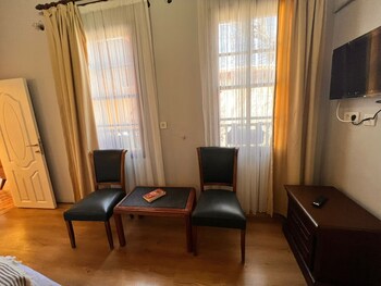 tarihi sari konak