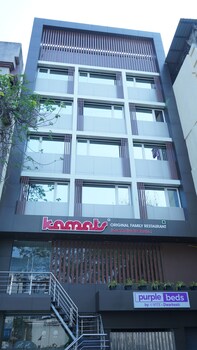 purple beds by vits dwarkesh surat