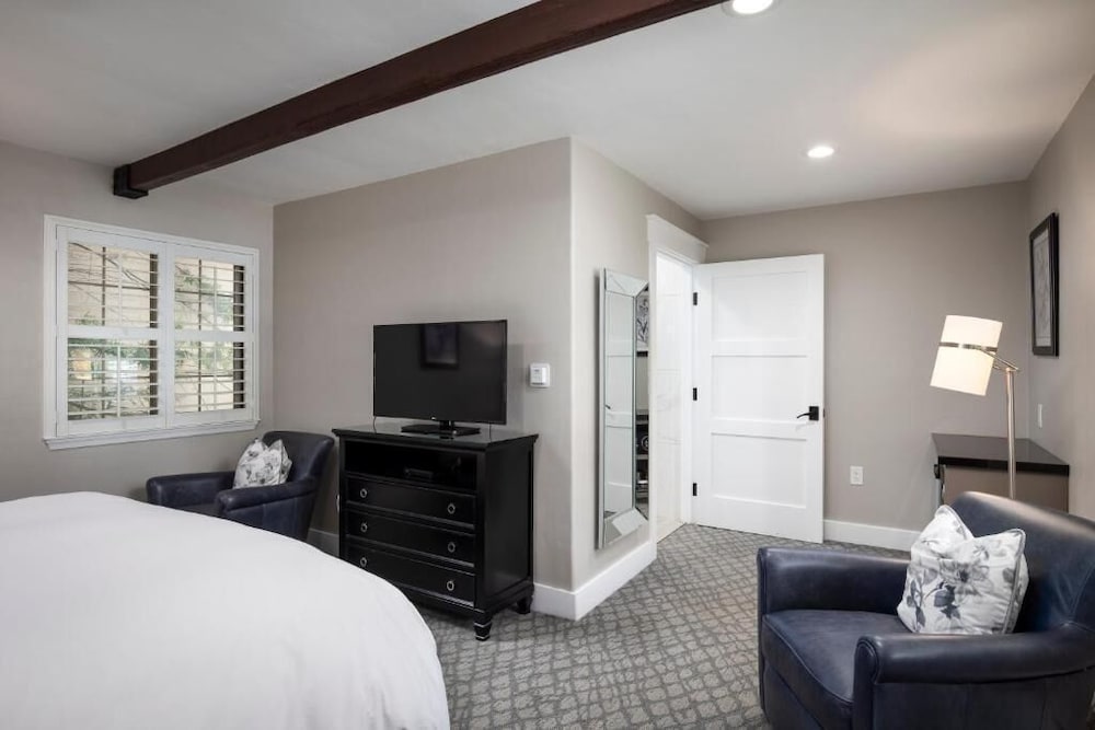 Candle Light Inn,Carmel-By-The-Sea>>Carmel,3 star