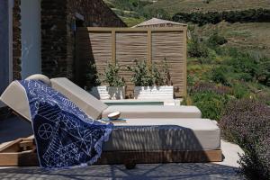 tinos