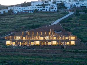 tinos