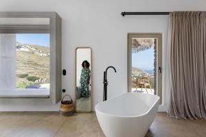 tinos