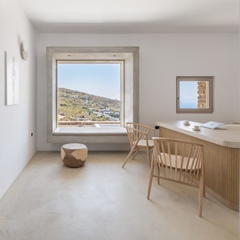 tinos