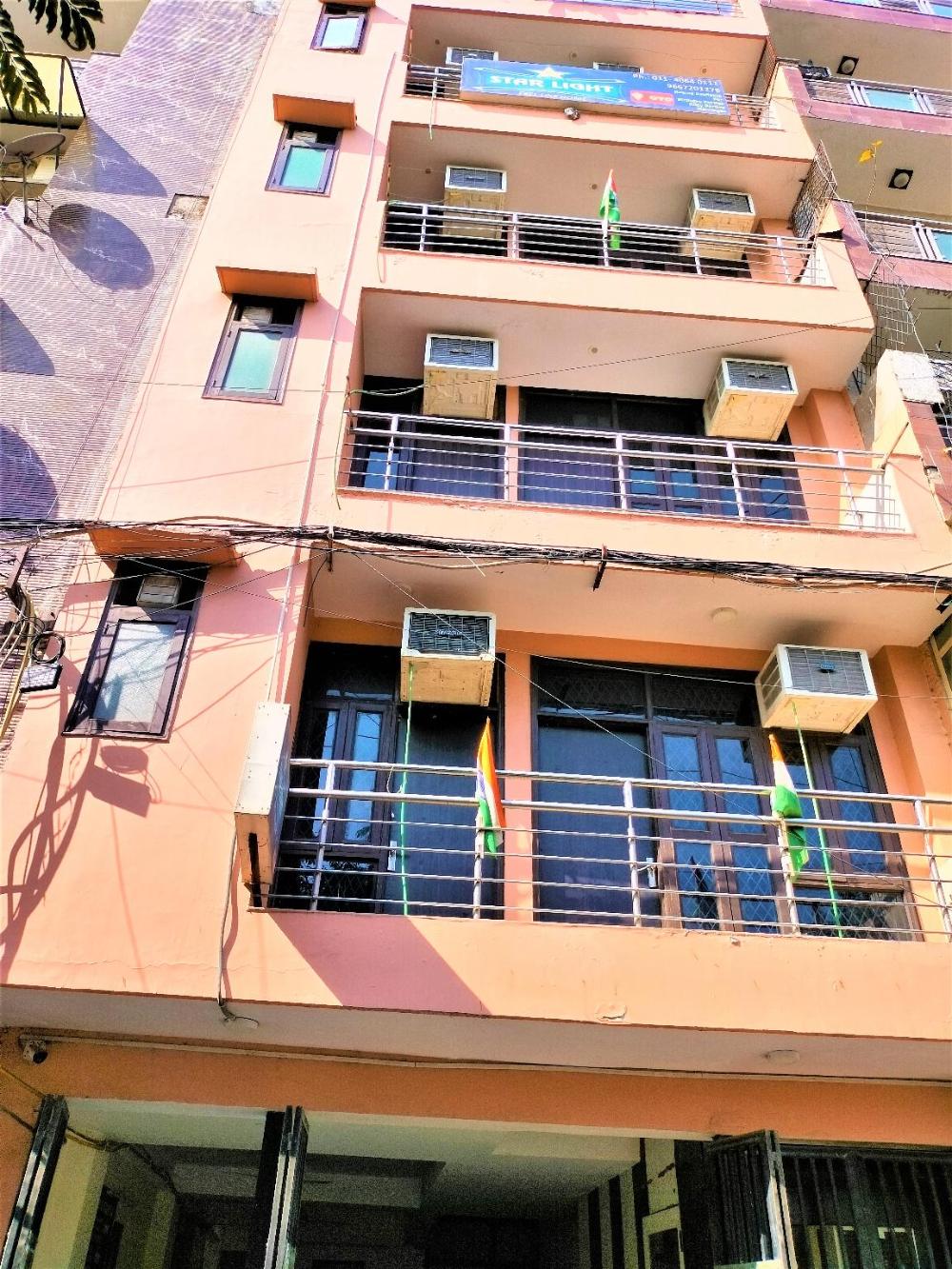 hotel star light near nizamuddin station