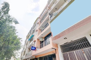 hotel star light near nizamuddin station