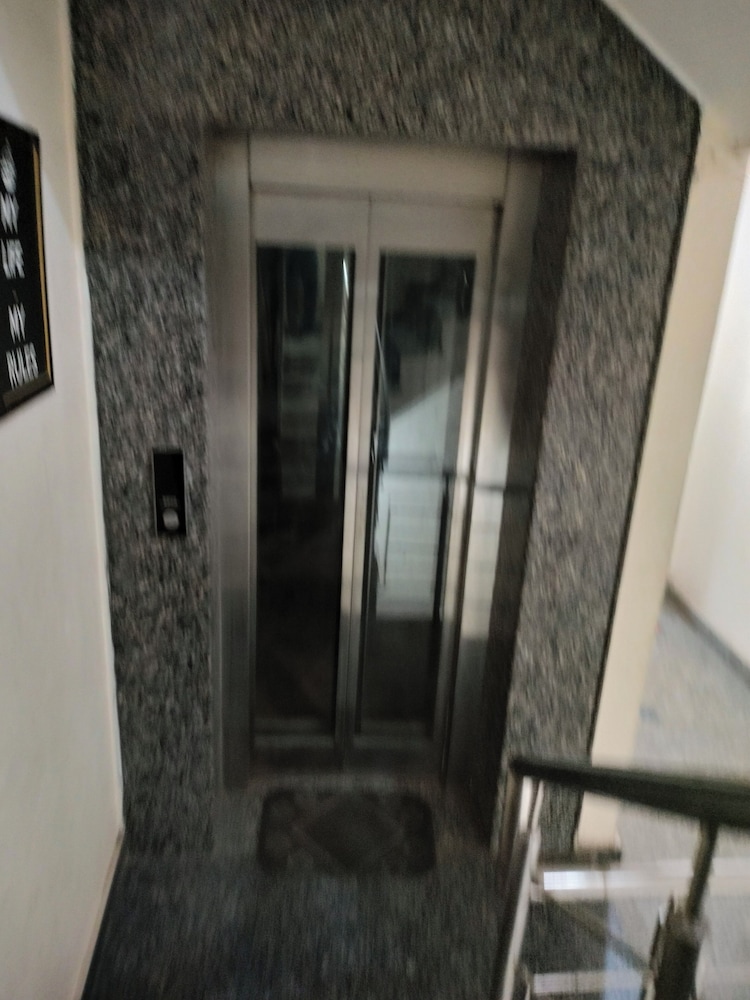 hotel star light near nizamuddin station