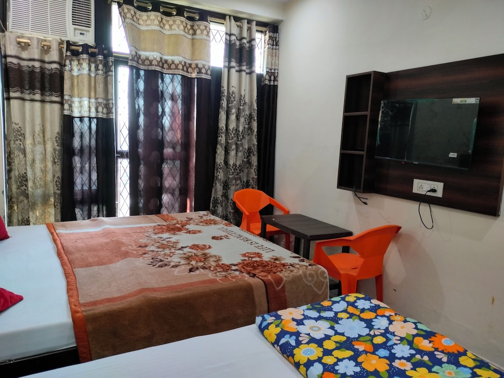 hotel star light near nizamuddin station