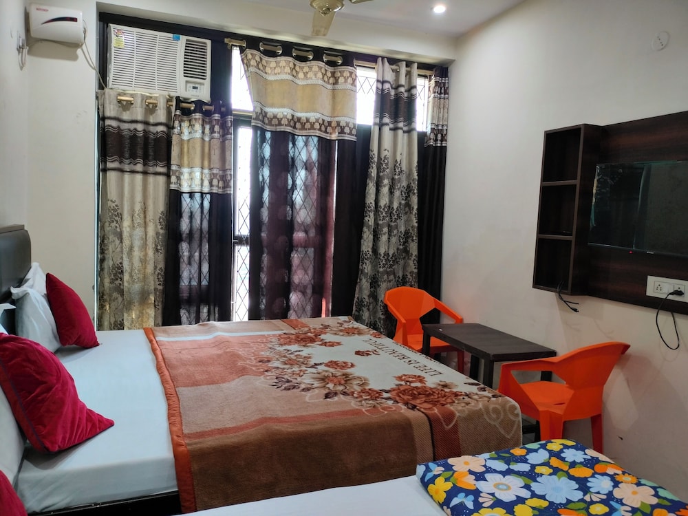 hotel star light near nizamuddin station