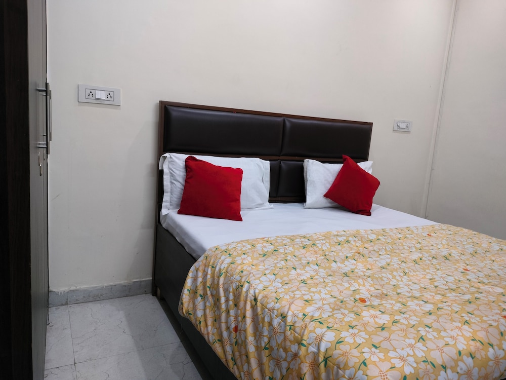 hotel star light near nizamuddin station