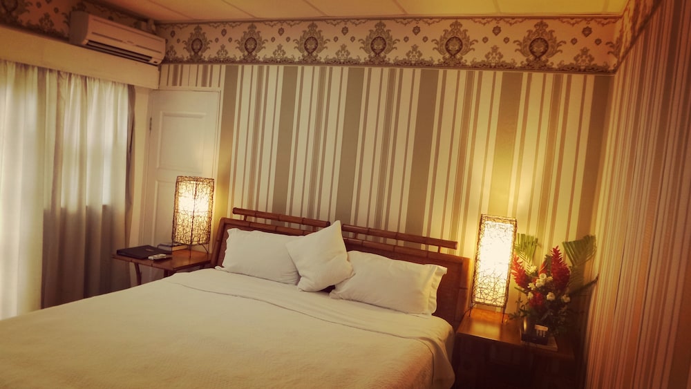 little italy hotel