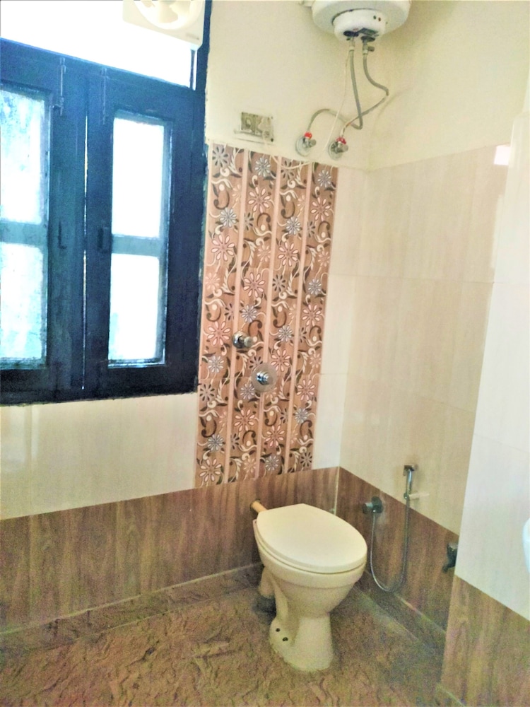 comfort inn hotel near mayurvihar metro1