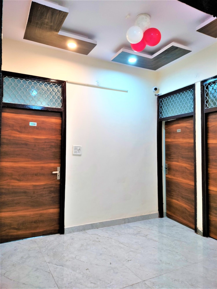 comfort inn hotel near mayurvihar metro1