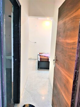 comfort inn hotel near mayurvihar metro1