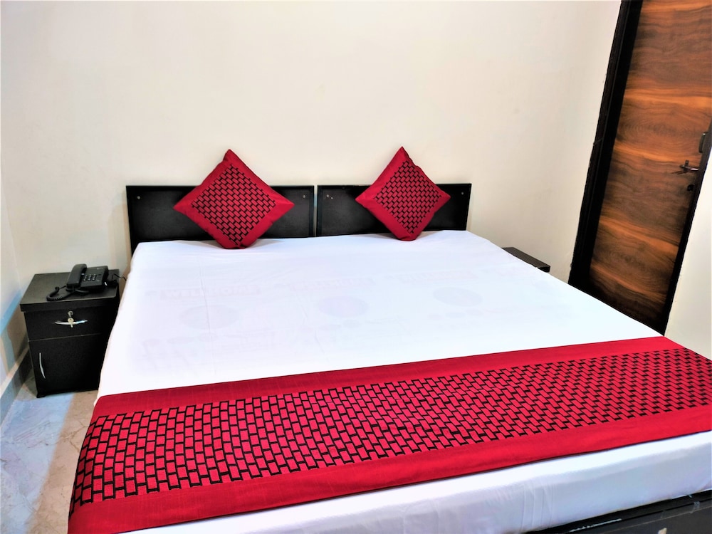 comfort inn hotel near mayurvihar metro1